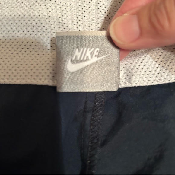 Women’s Nike Performance Shorts‎ Pickleball Tennis Sz L Outdoors Hiking Golf - Picture 3 of 7